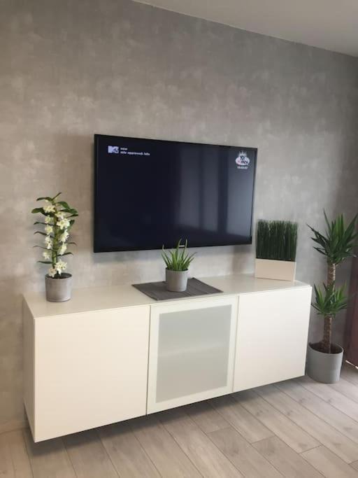 Modern Eingerichtetes Apartment Naehe Hauptbahnhof Брауншвайг Екстериор снимка
