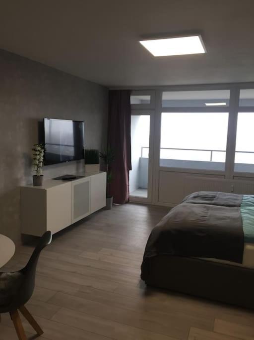 Modern Eingerichtetes Apartment Naehe Hauptbahnhof Брауншвайг Екстериор снимка